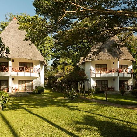 Neptune Village Beach Resort & Spa Galu エクステリア 写真