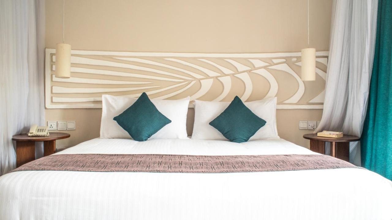 Neptune Village Beach Resort & Spa Galu エクステリア 写真