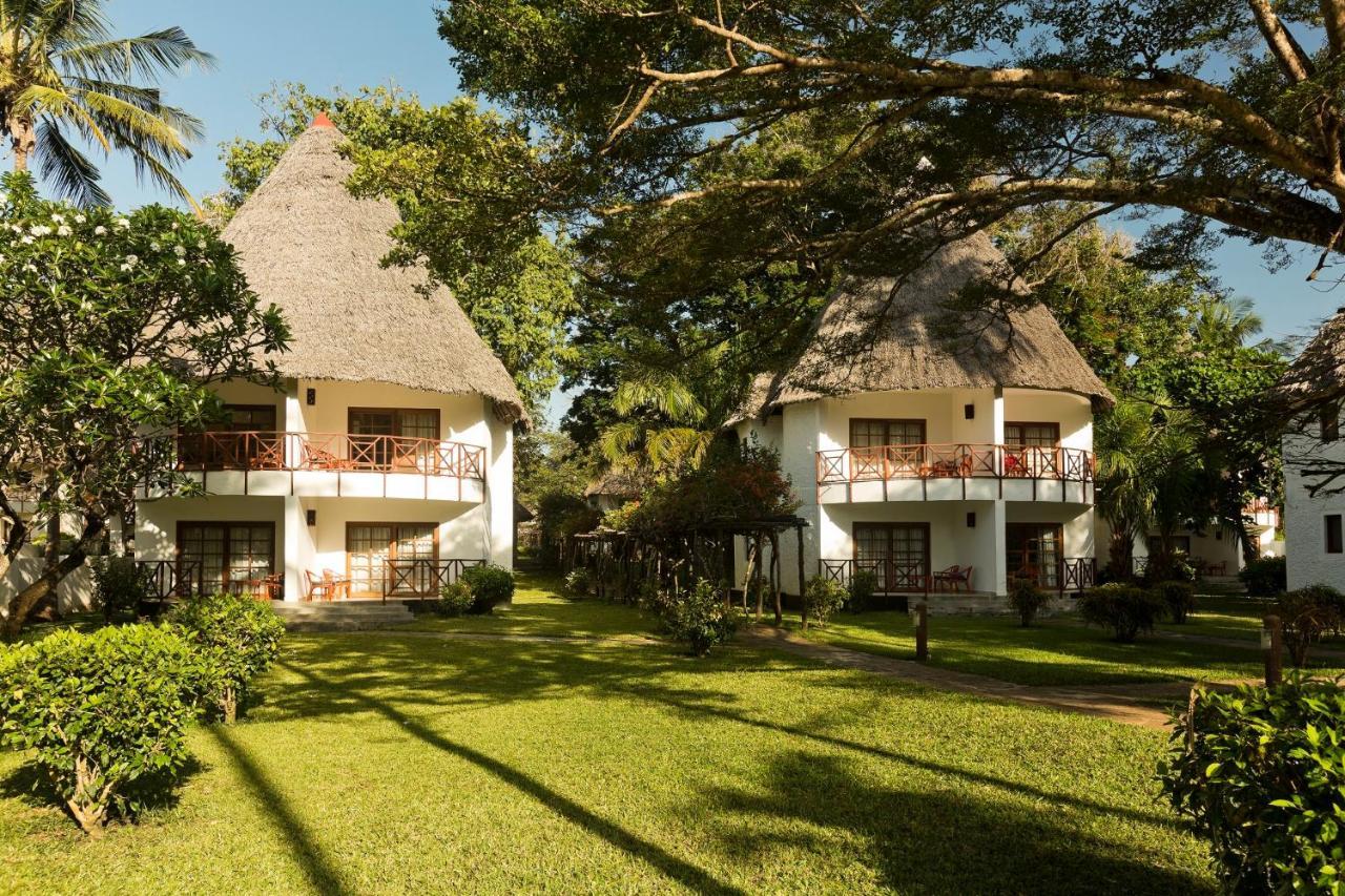 Neptune Village Beach Resort & Spa Galu エクステリア 写真