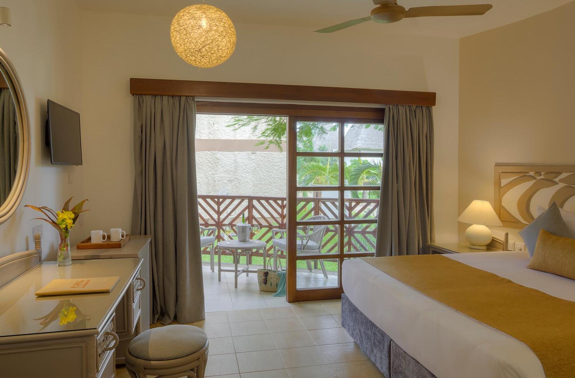 Neptune Village Beach Resort & Spa Galu エクステリア 写真