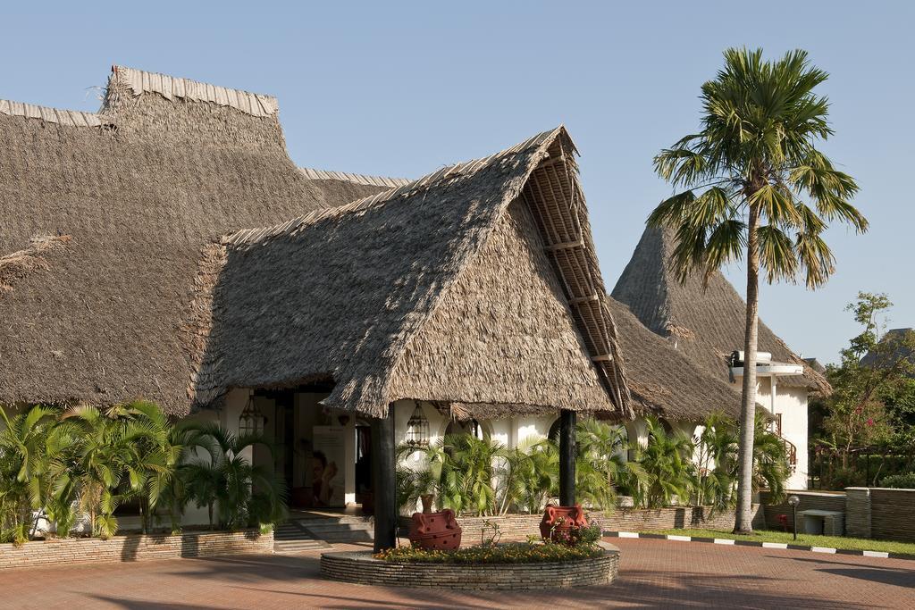 Neptune Village Beach Resort & Spa Galu エクステリア 写真