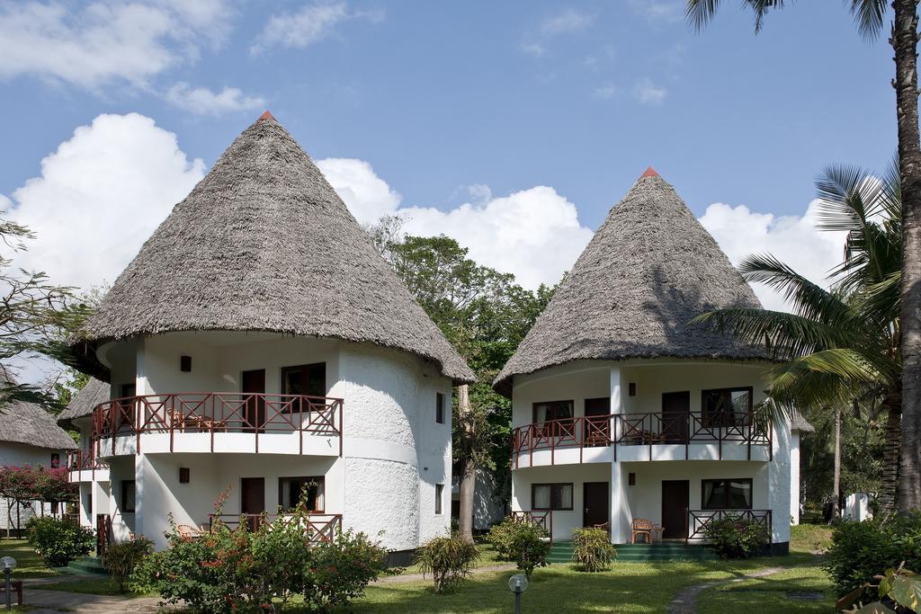 Neptune Village Beach Resort & Spa Galu エクステリア 写真