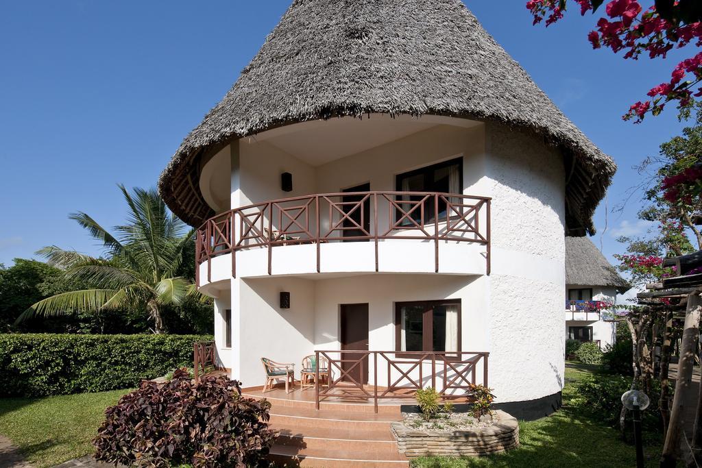 Neptune Village Beach Resort & Spa Galu エクステリア 写真