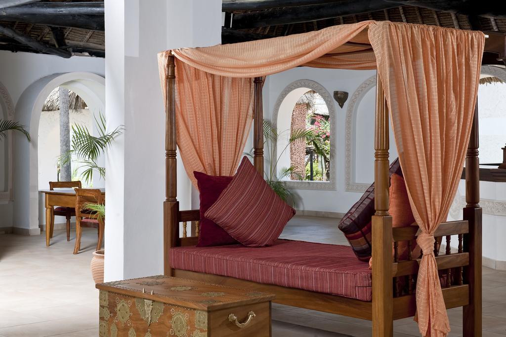 Neptune Village Beach Resort & Spa Galu エクステリア 写真