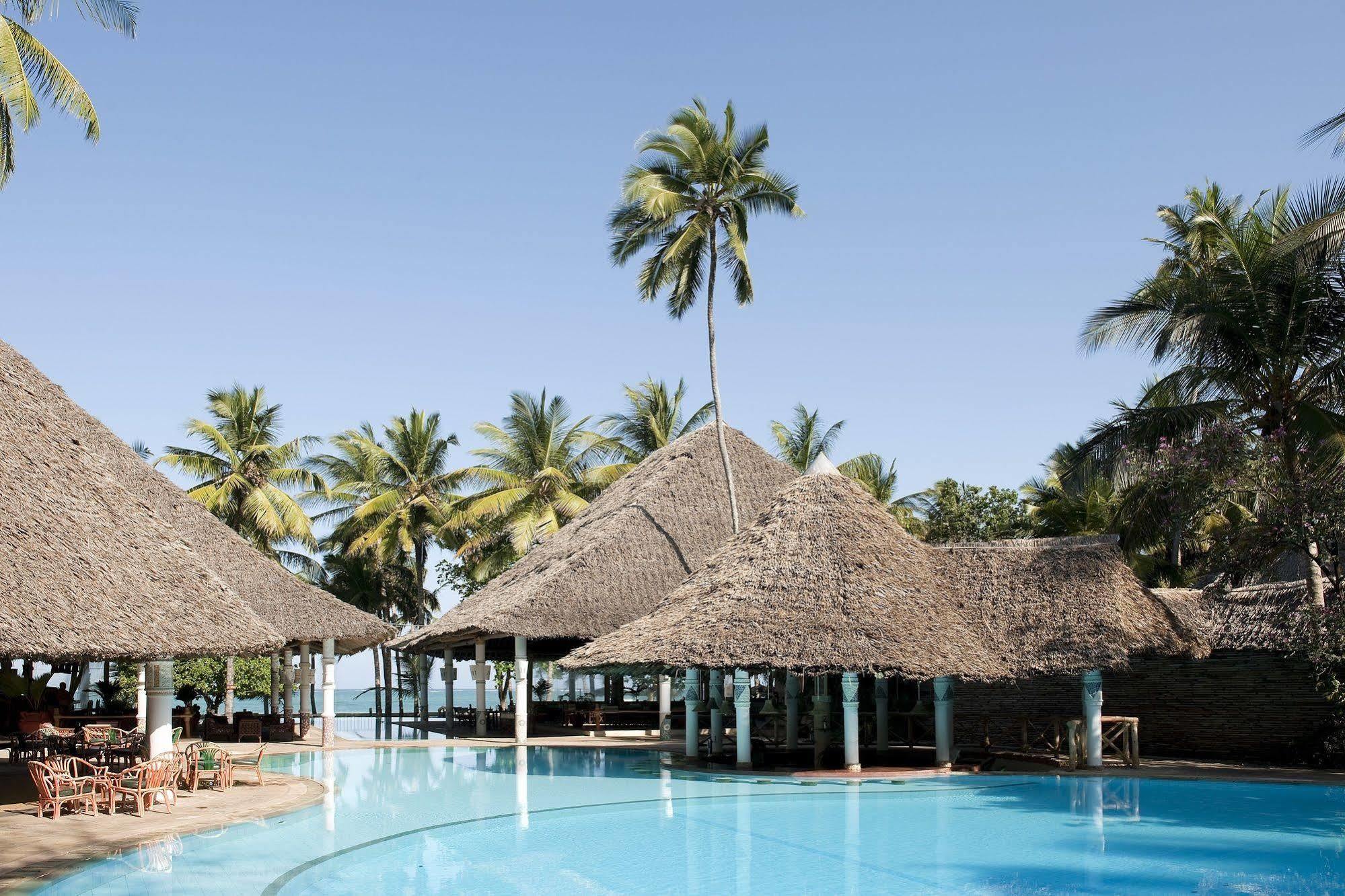 Neptune Village Beach Resort & Spa Galu エクステリア 写真